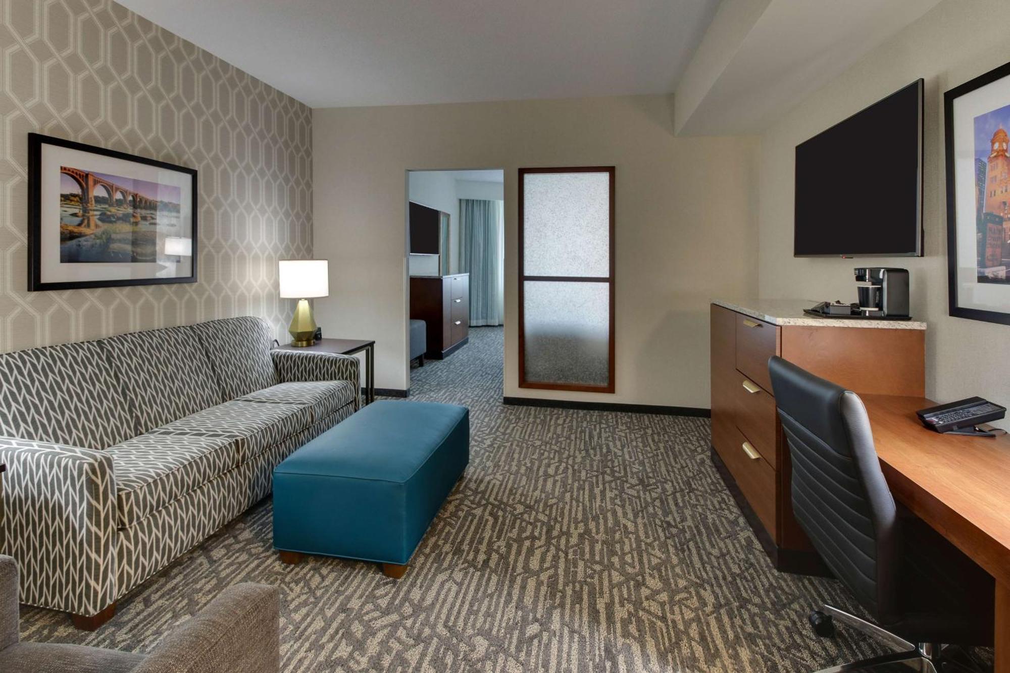 Drury Plaza Hotel Richmond 글렌 앨런 외부 사진