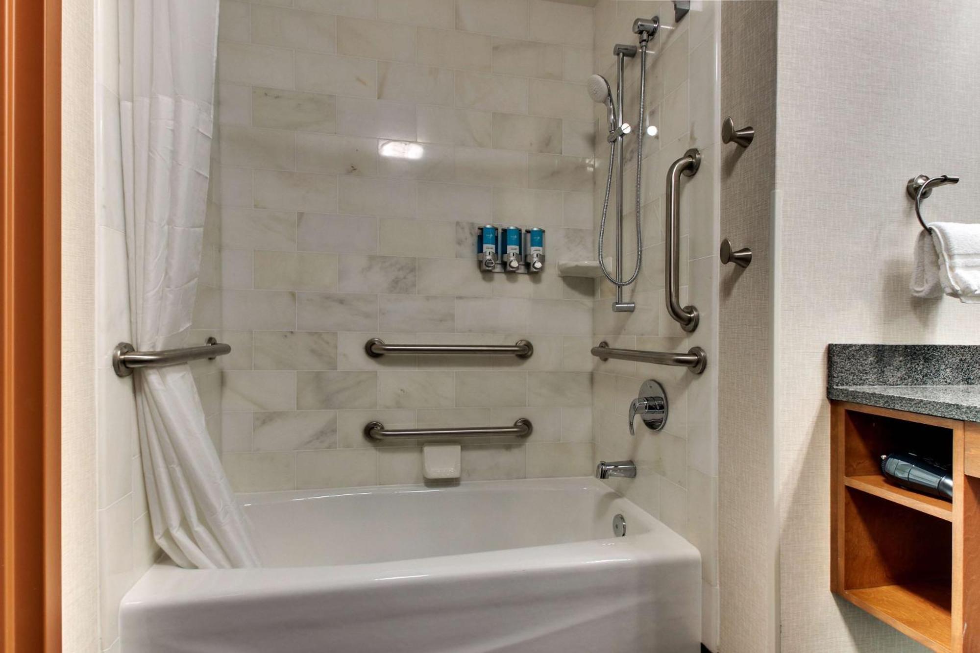 Drury Plaza Hotel Richmond 글렌 앨런 외부 사진